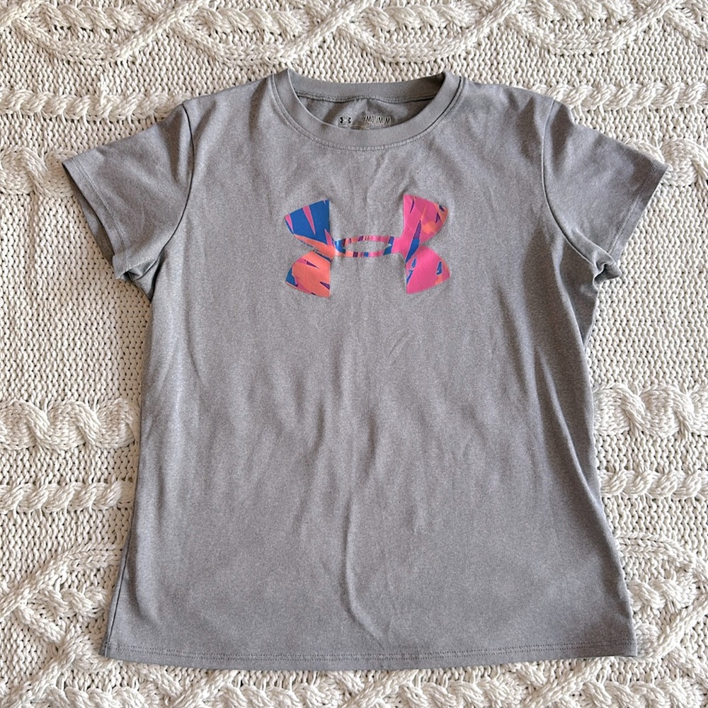 Under Armour short sleeve shirt girls YMD gray and bright pink, orange and blue